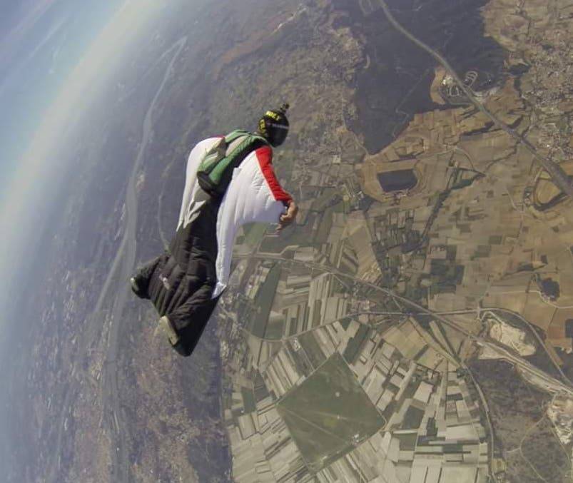Wingsuit comment pratiquer et obtenir les différents brevets en France?