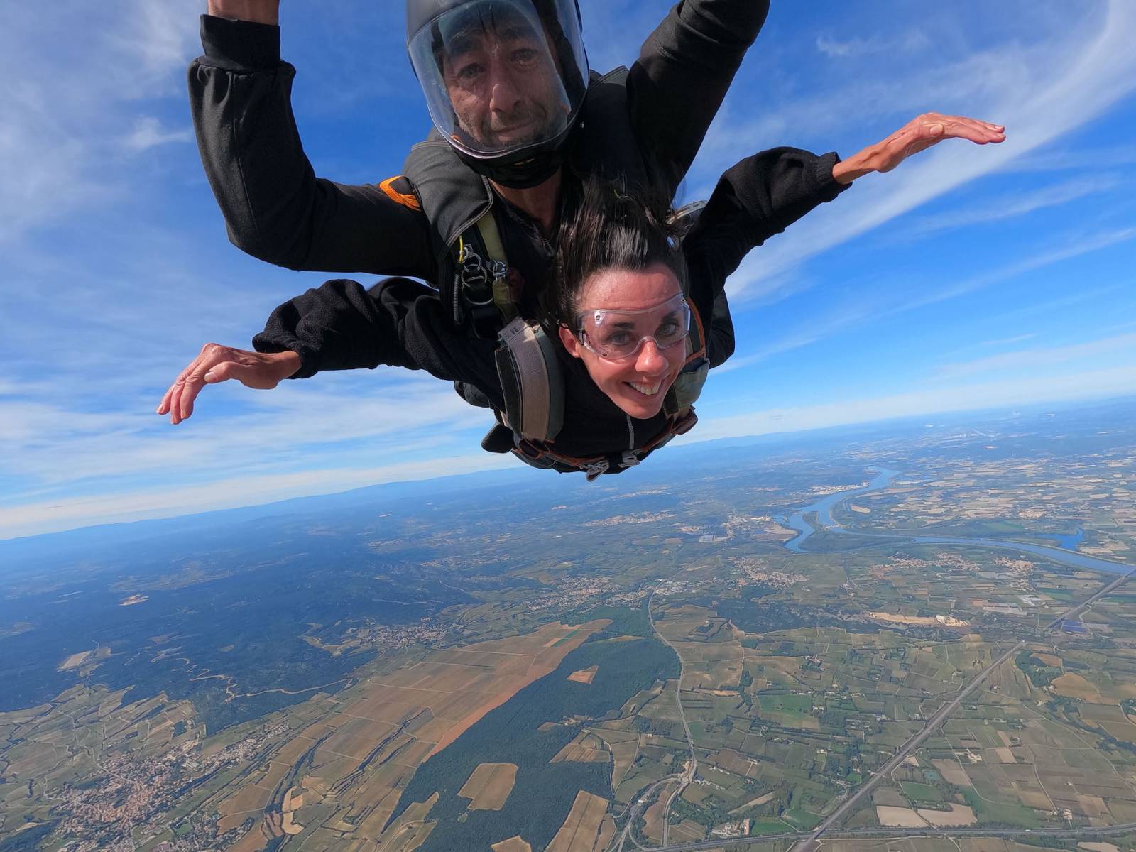 Sandrine nous parle de son expérience en tandem chez Catch'air parachutisme.