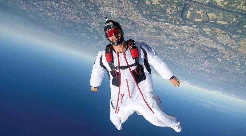 Wingsuit comment pratiquer et obtenir les différents brevets en France?