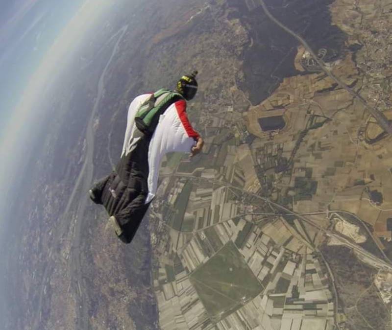 Wingsuit comment pratiquer et obtenir les différents brevets en France?